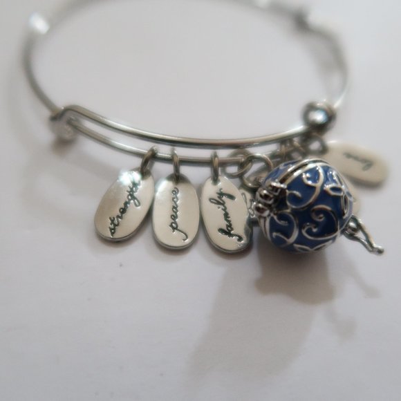 ALEXA'S ANGELS Blessings Box Charm Bangle bracelet - Picture 4 of 6
